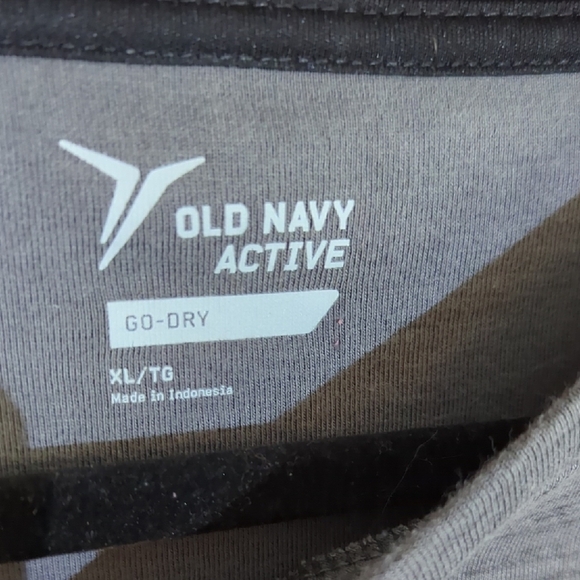 Old Navy Gray Long Sleeve Tee - Picture 3 of 4